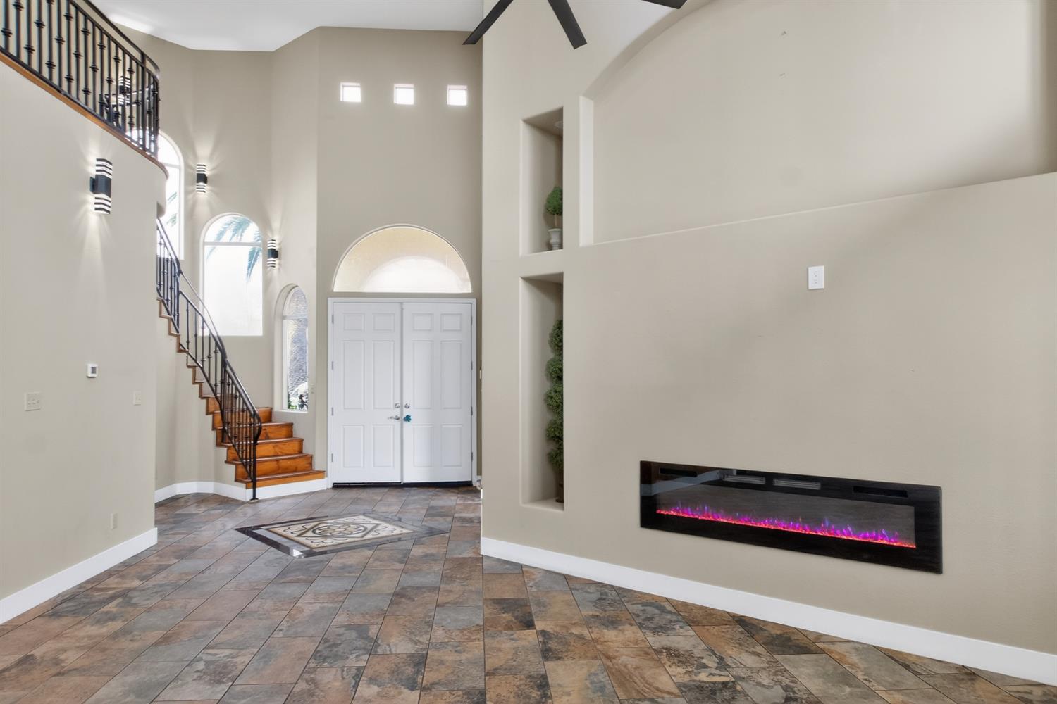 1460 North Piedra Road Sanger, CA 93657 - Photo 5 of 37