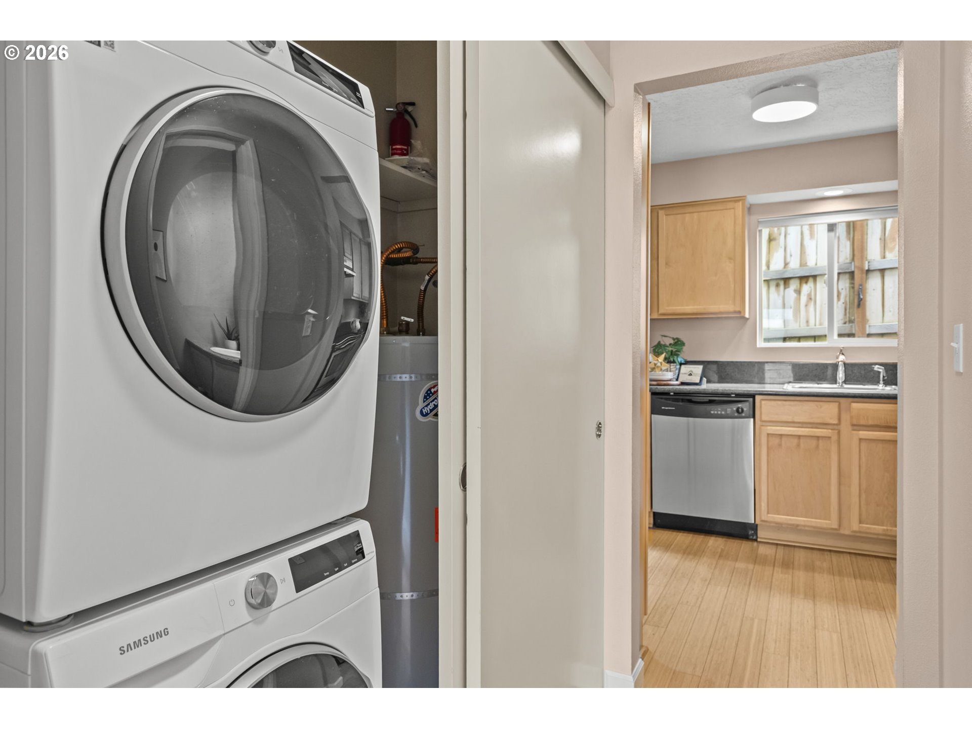 3612 Southwest Multnomah Boulevard Portland, OR 97219 - Photo 18 of 35 Laundry