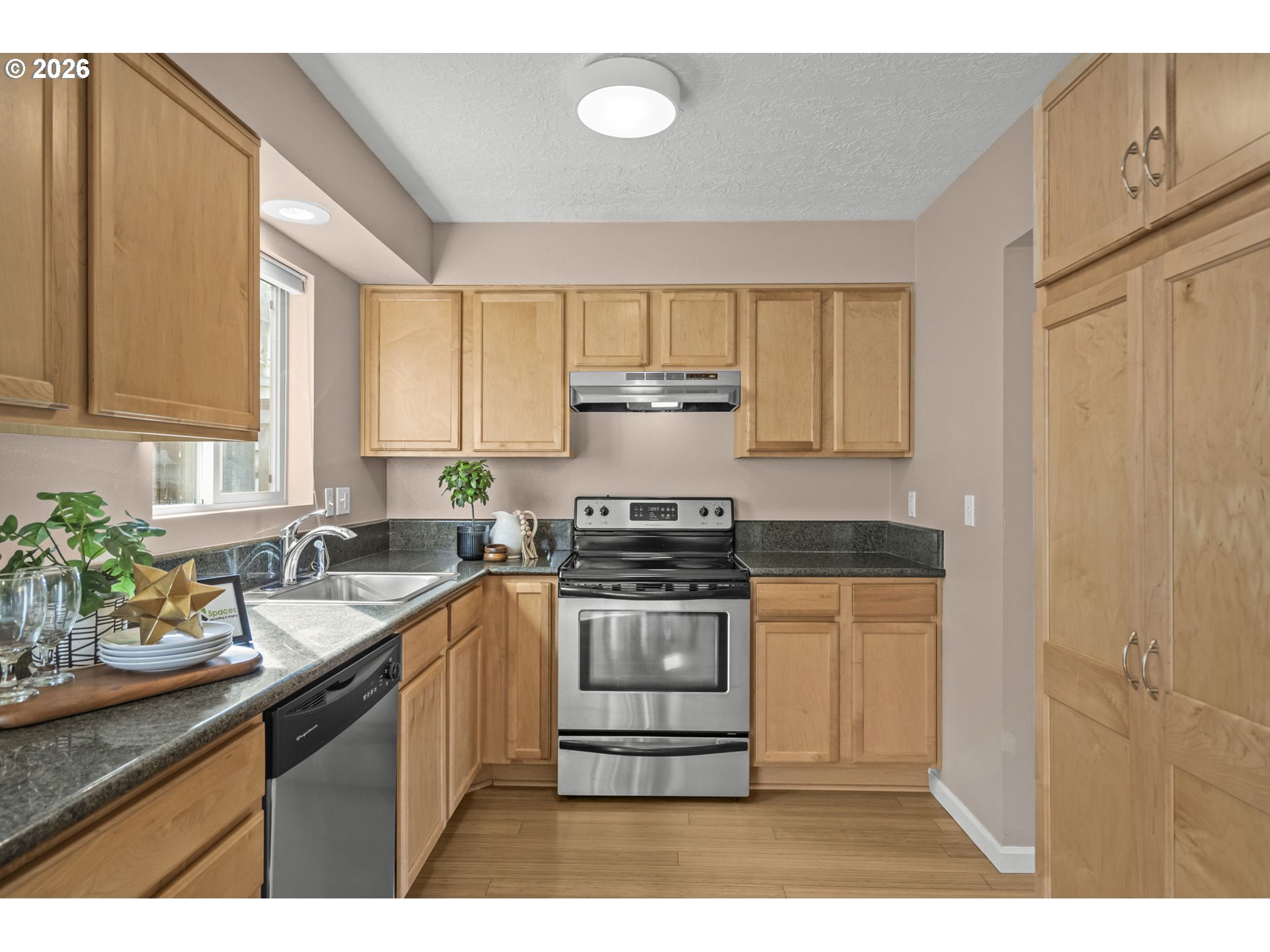 3612 Southwest Multnomah Boulevard Portland, OR 97219 - Photo 5 of 35 Kitchen