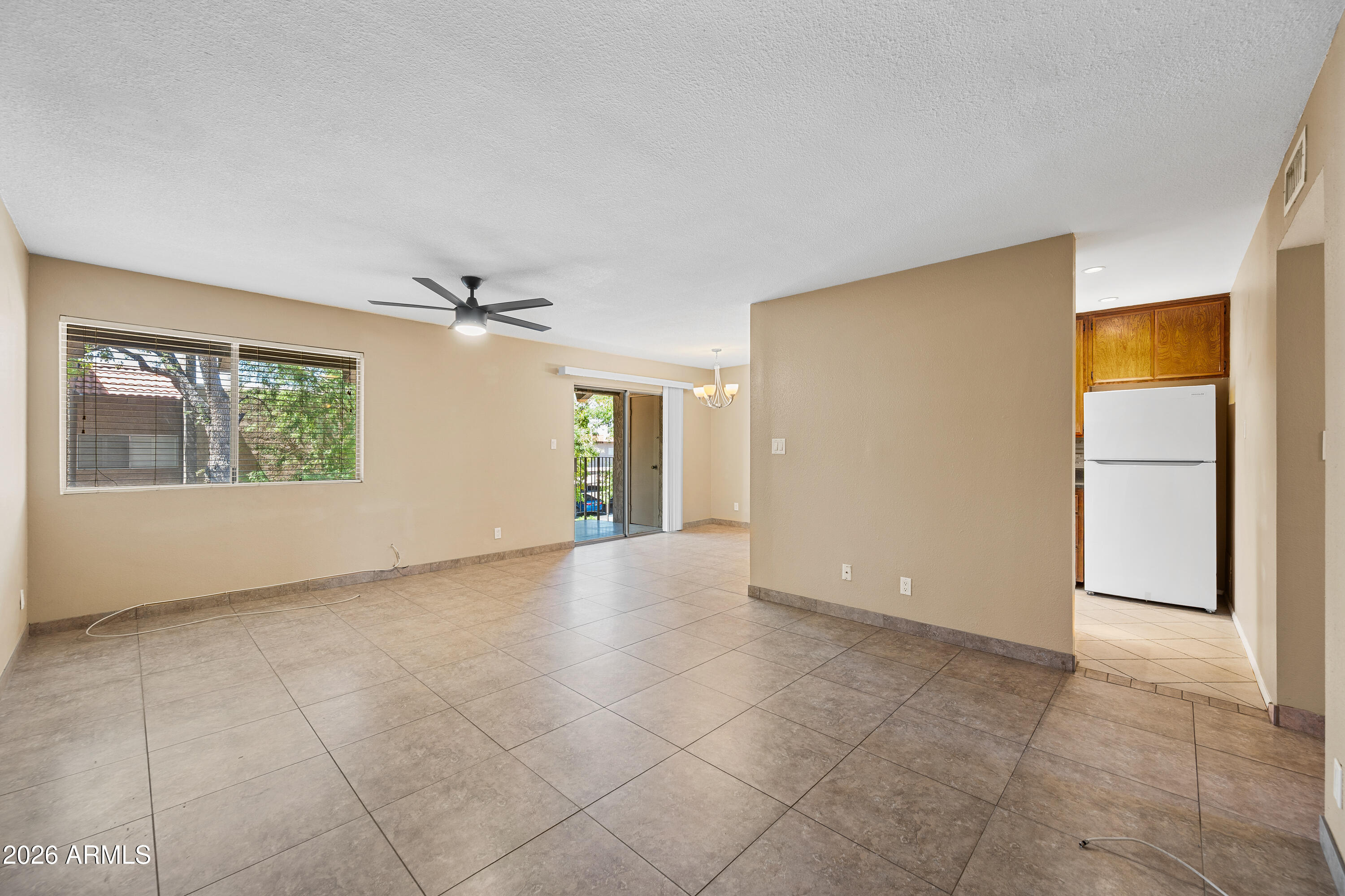 5525 East Thomas Road, Unit G9 Phoenix, AZ 85018 - Photo 4 of 16 4-5525ETRG9-ocupix-