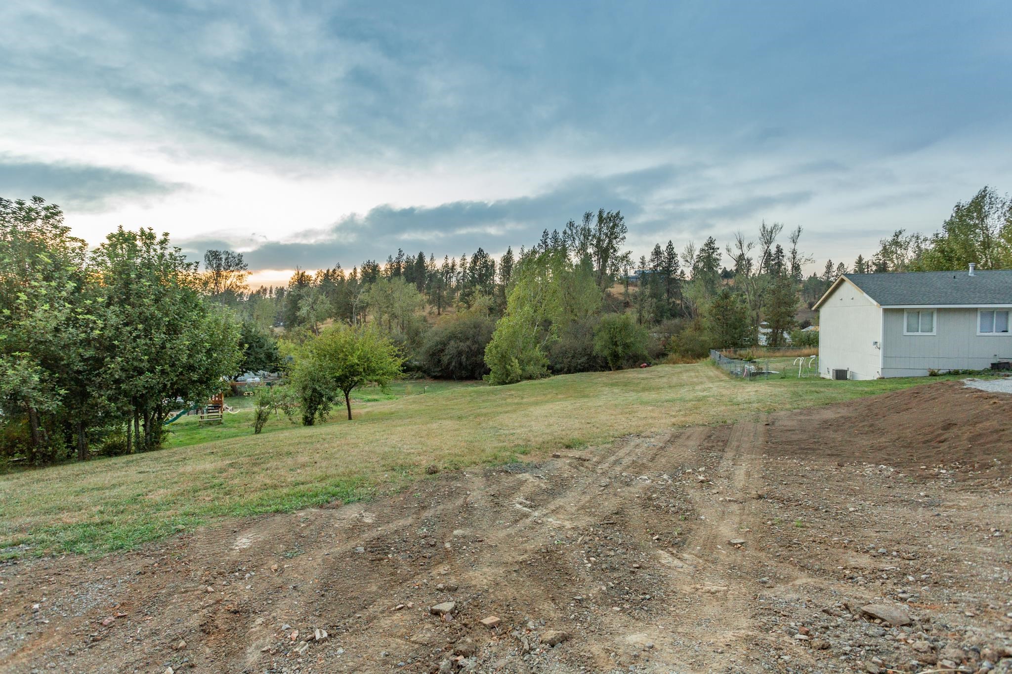 165 Northeast Stringham Road Rockford, WA 99030 - Photo 3 of 22