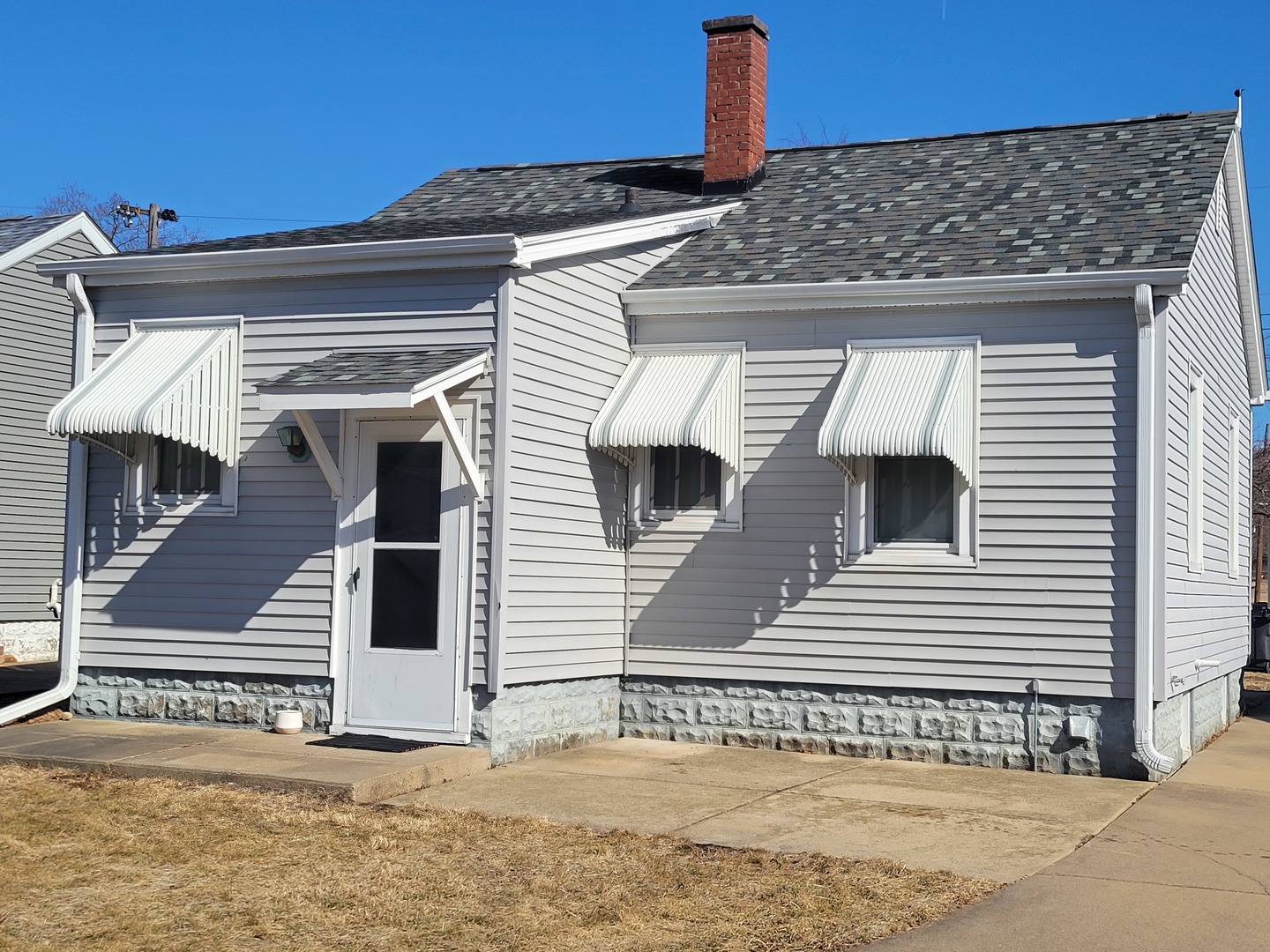 3607 26th Street Moline, IL 61265 - Photo 2 of 12 a view of a house with a door