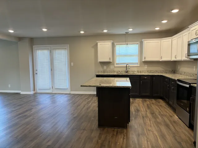 $1,950 | 1162 Old Charlotte Trace, Clarksville, TN 37040