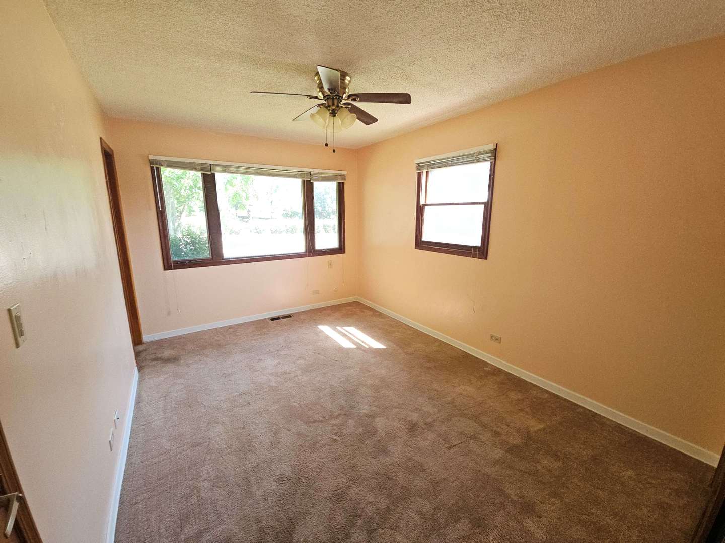 75 Bode Road Hoffman Estates, IL 60169 - Photo 14 of 19 a view of an empty room with a window