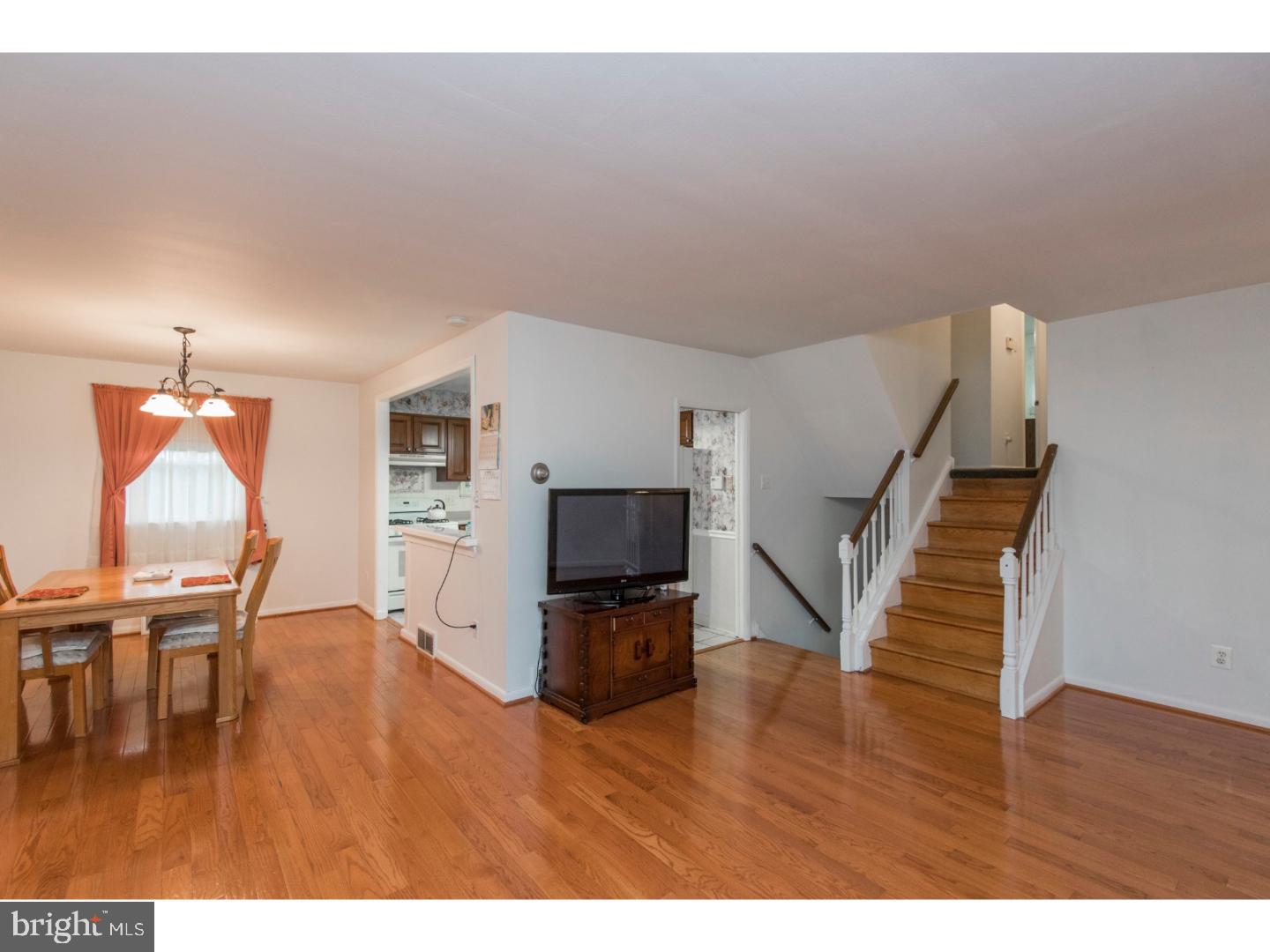9983 Hardy Road Philadelphia, PA 19115 - Photo 3 of 19 Gallery Image 3