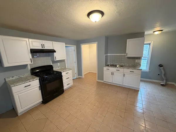 $2,500 | 105 Clarendon Street, Unit 1, Fitchburg, MA 01420