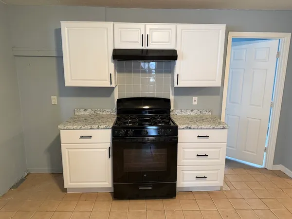 $2,500 | 105 Clarendon Street, Unit 1, Fitchburg, MA 01420