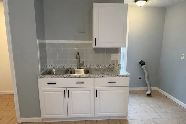 $2,500 | 105 Clarendon Street, Unit 1, Fitchburg, MA 01420