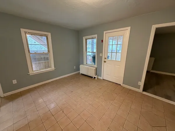 $2,500 | 105 Clarendon Street, Unit 1, Fitchburg, MA 01420