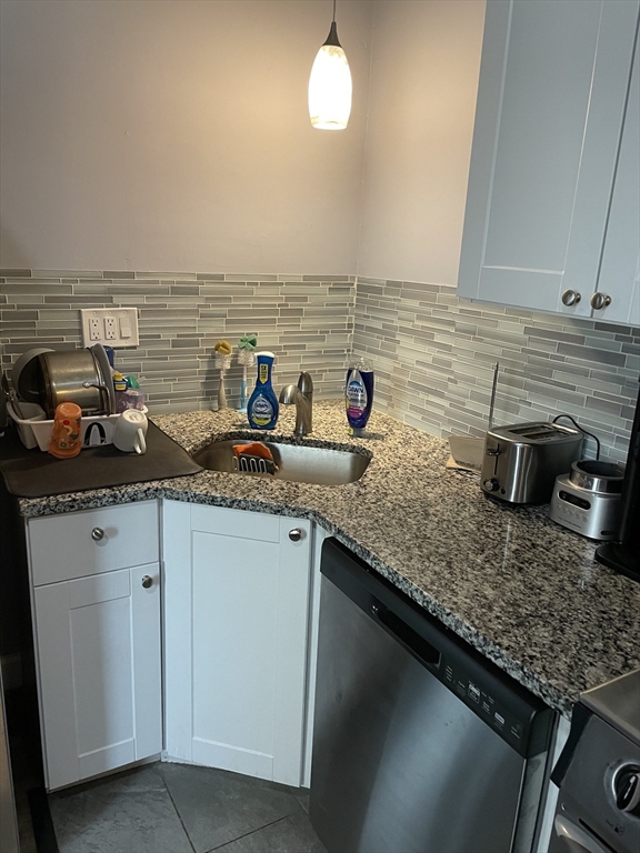 6 Windsor Street, Unit 1 Worcester, MA 01605 - Photo 2 of 12