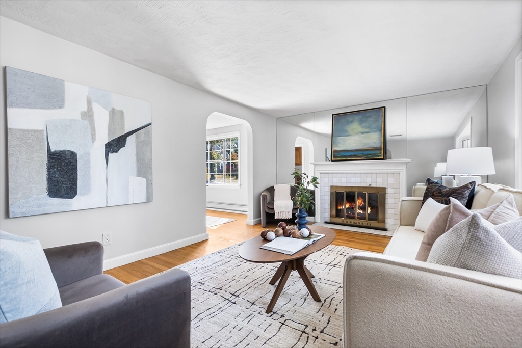 10 Gerry Road Lynnfield, MA 01940 - Photo 4 of 38