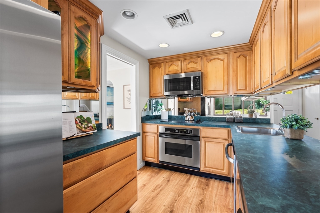 10 Gerry Road Lynnfield, MA 01940 - Photo 9 of 38