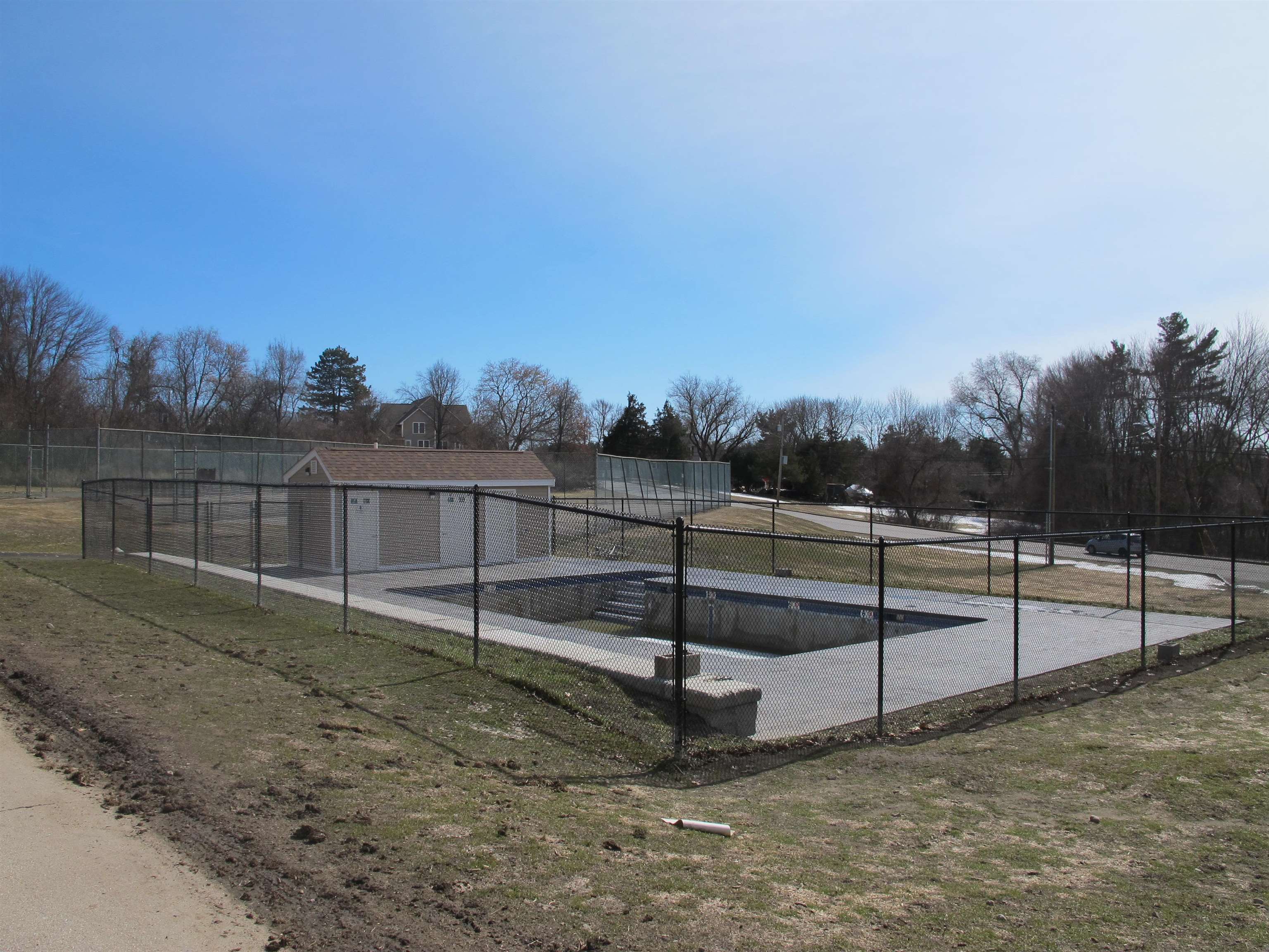 377 Huse Road, Unit 25 Manchester, NH 03103 - Photo 15 of 17