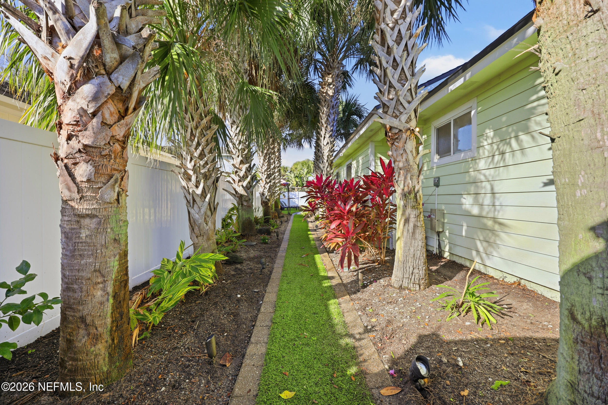 2354 South Beach Parkway Jacksonville Beach, FL 32250 - Photo 4 of 35 Lush Landscaping