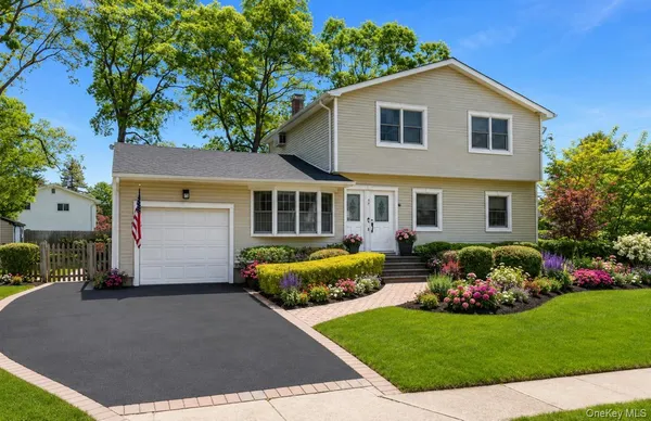 $775,000 | 46 39th Street, Islip, NY 11751