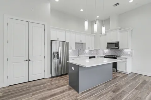 $315,000 | 2504 West Tidwell Road, Unit B, Houston, TX 77091