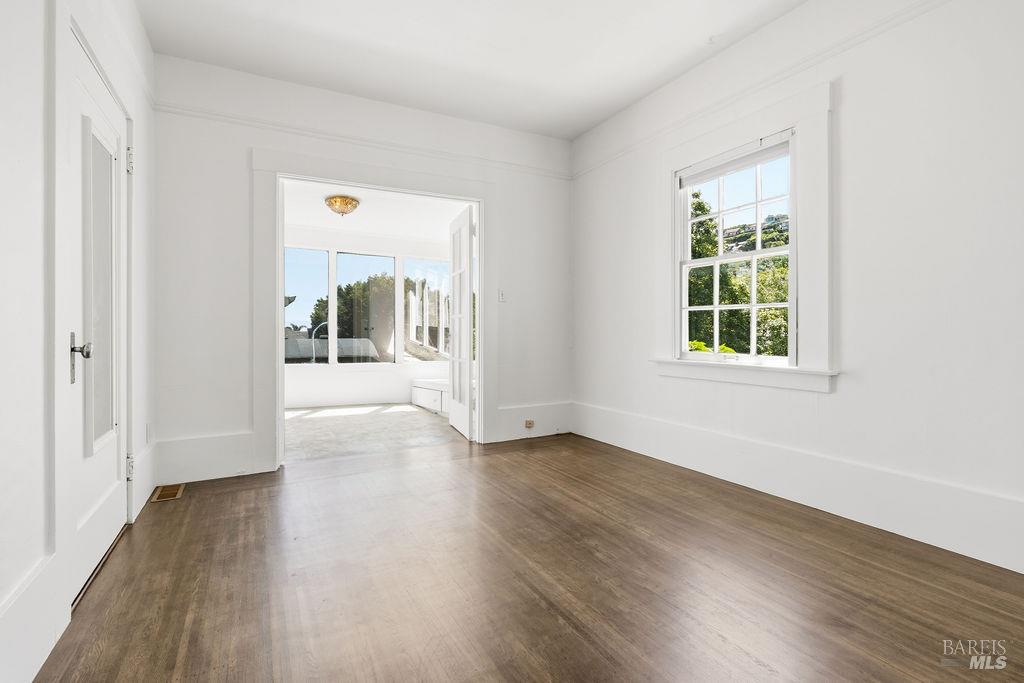 411 Main Street Sausalito, CA 94965 - Photo 24 of 33 Back bedroom has a separate sun porch off of it --- great for an office!