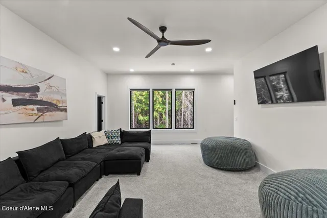 $1,499,999 | 95 Klickitat Road, Cocolalla, ID 83813