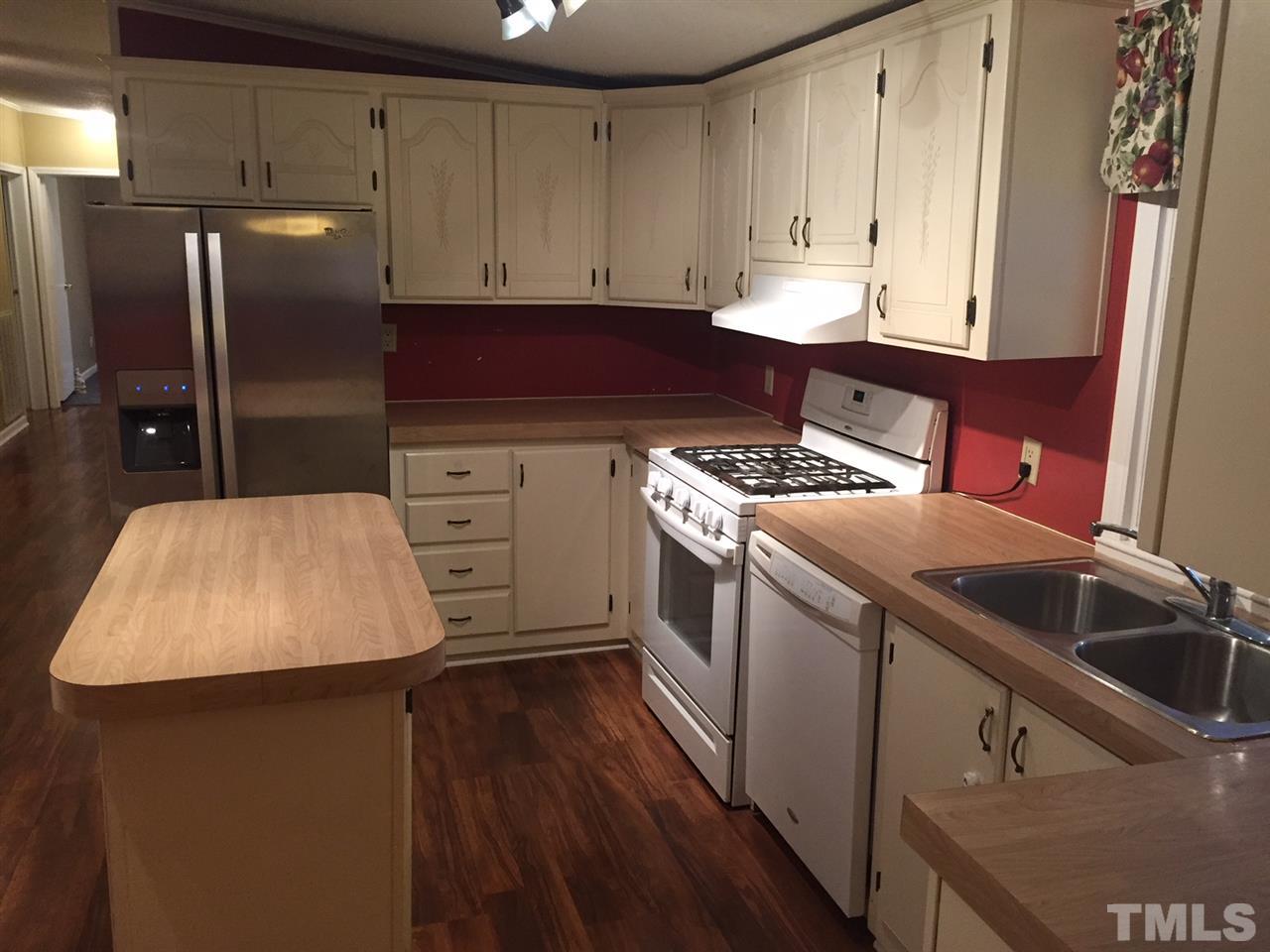 300 Grace Road Benson, NC 27504 - Photo 5 of 21 Gallery Image 5
