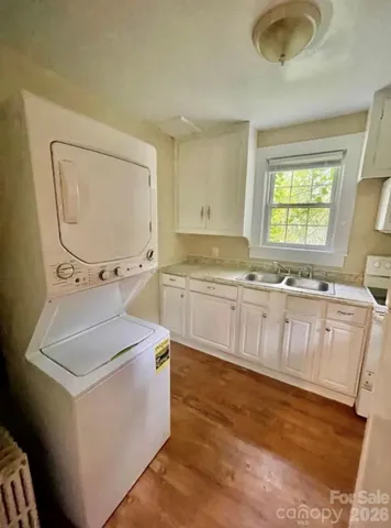 a view of utility room with washer and dryer