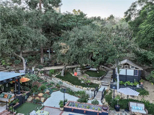a view of outdoor kitchen