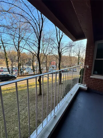 $3,000 | 555 Broadway, Unit 1J, Hastings-on-Hudson, NY 10706