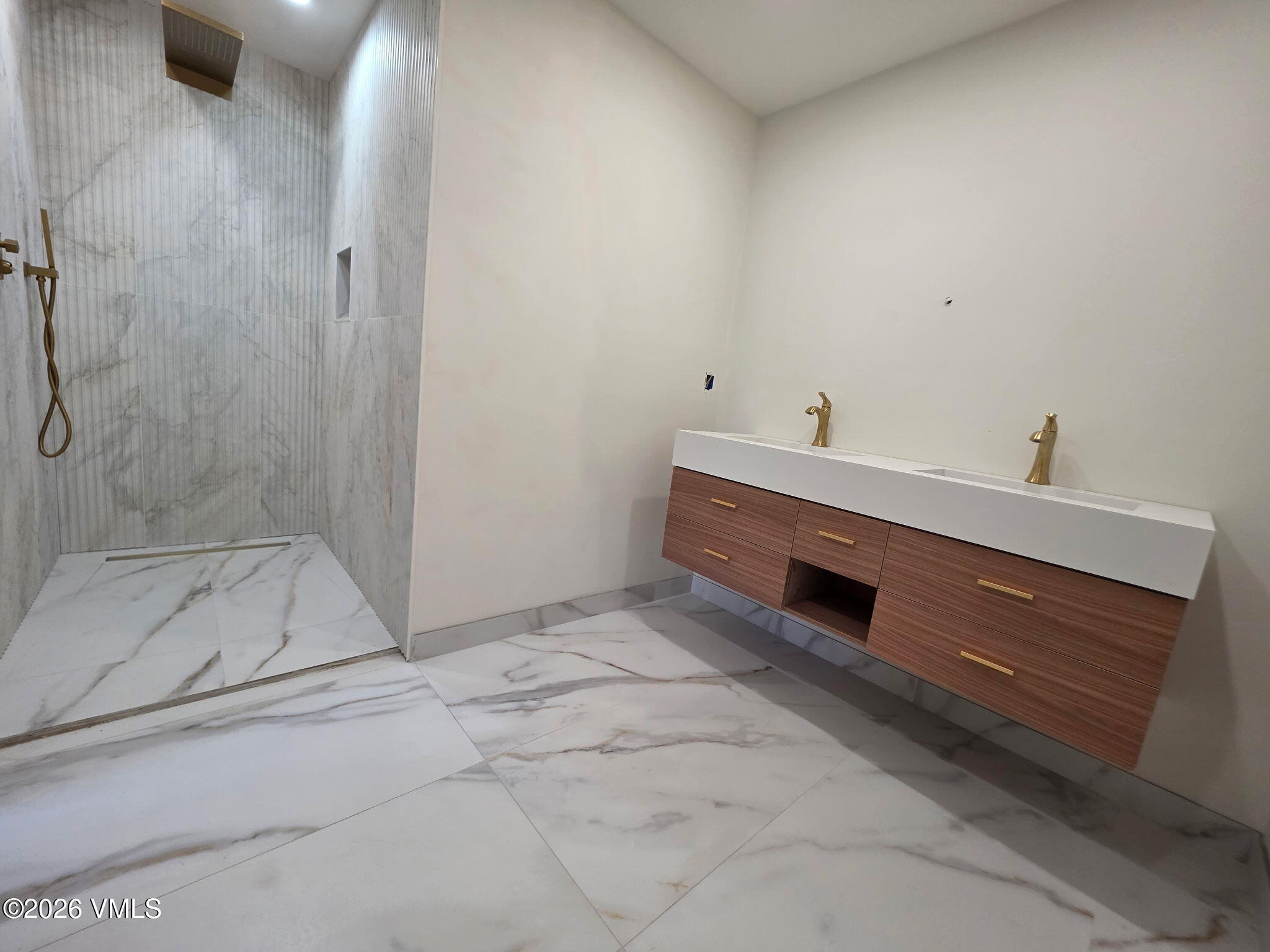 160 Riverside Court, Unit 4 Avon, CO 81620 - Photo 16 of 21 20260530_153234