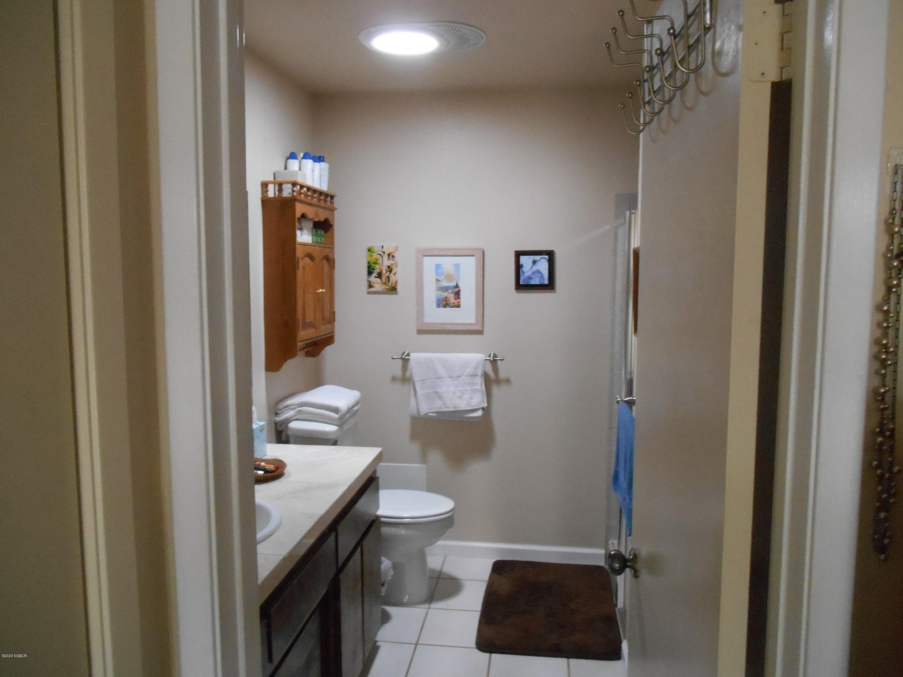 3941 Mesa Cir Drive Lompoc, CA 93436 - Photo 15 of 16 a bathroom with a toilet