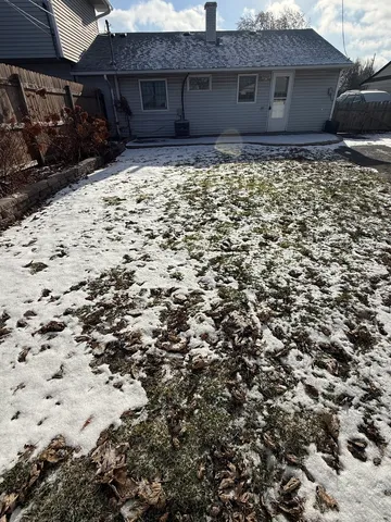 $2,000 | 9060 South Main Street, Hometown, IL 60456