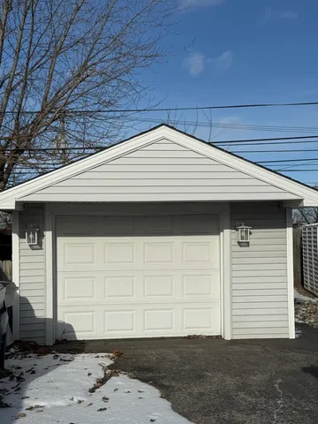 $2,000 | 9060 South Main Street, Hometown, IL 60456