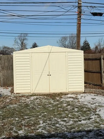 $2,000 | 9060 South Main Street, Hometown, IL 60456