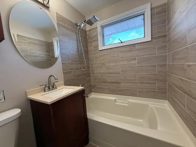 $2,000 | 9060 South Main Street, Hometown, IL 60456