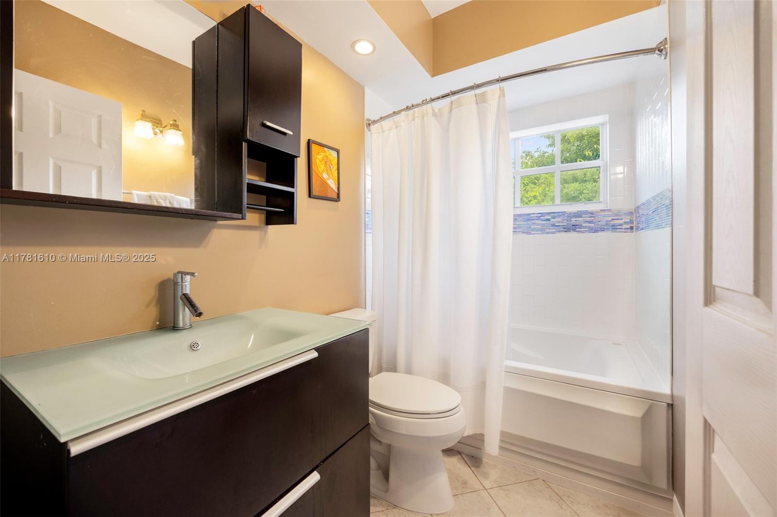 5490 Southwest 57th Avenue Miami, FL 33155 - Photo 15 of 21