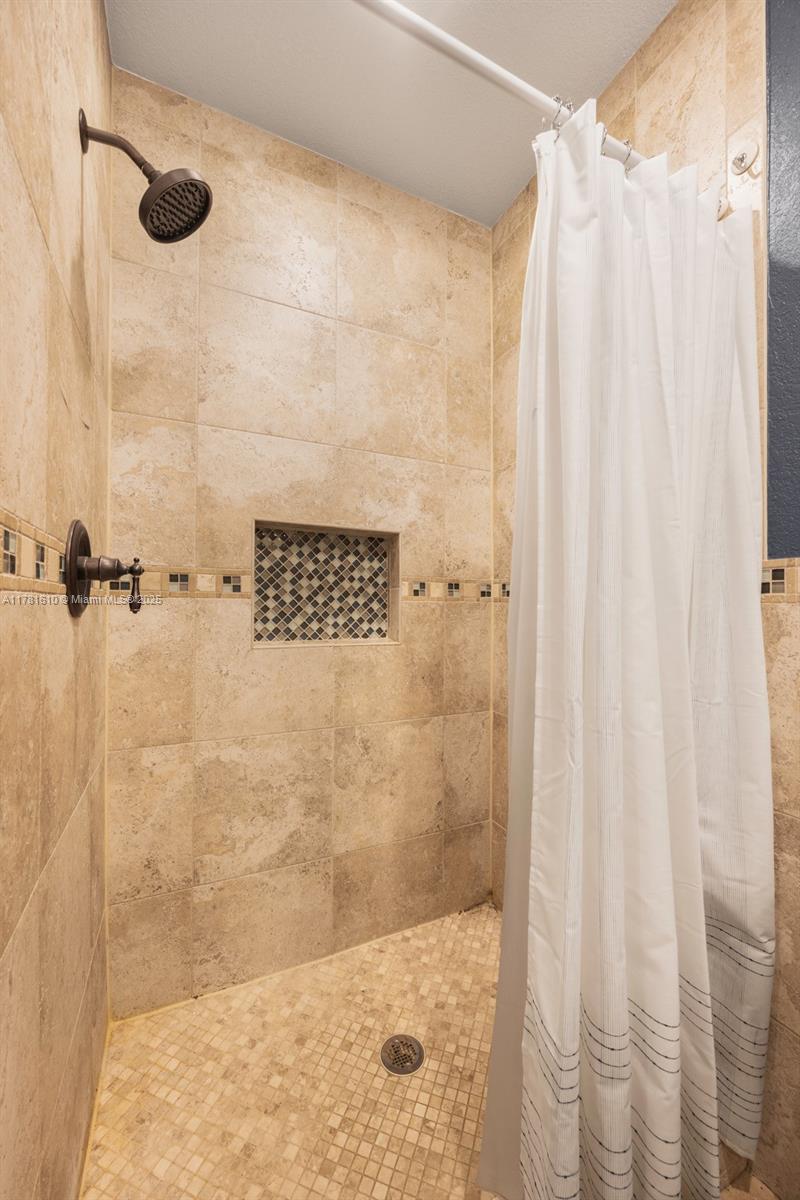 5490 Southwest 57th Avenue Miami, FL 33155 - Photo 17 of 21