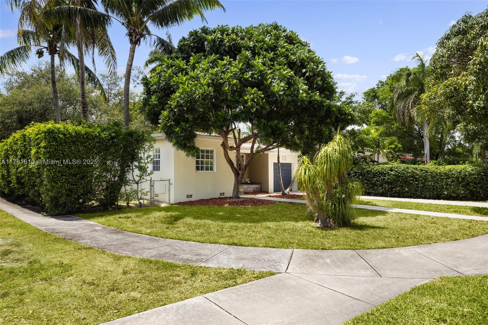 5490 Southwest 57th Avenue Miami, FL 33155 - Photo 2 of 21