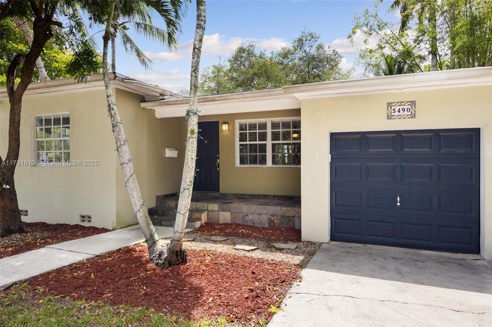 5490 Southwest 57th Avenue Miami, FL 33155 - Photo 4 of 21