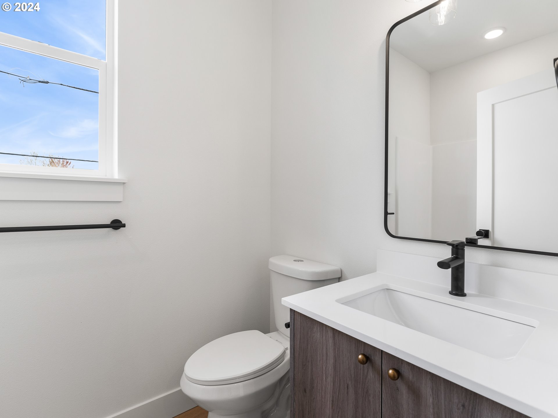 7548 Northeast Morris Street, Unit 1 Portland, OR 97213 - Photo 16 of 20