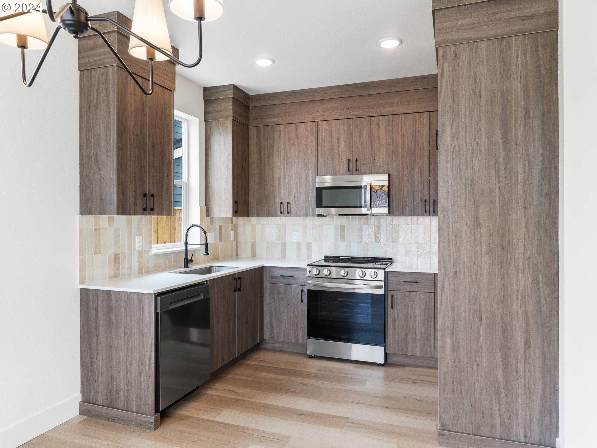 7548 Northeast Morris Street, Unit 1 Portland, OR 97213 - Photo 6 of 20