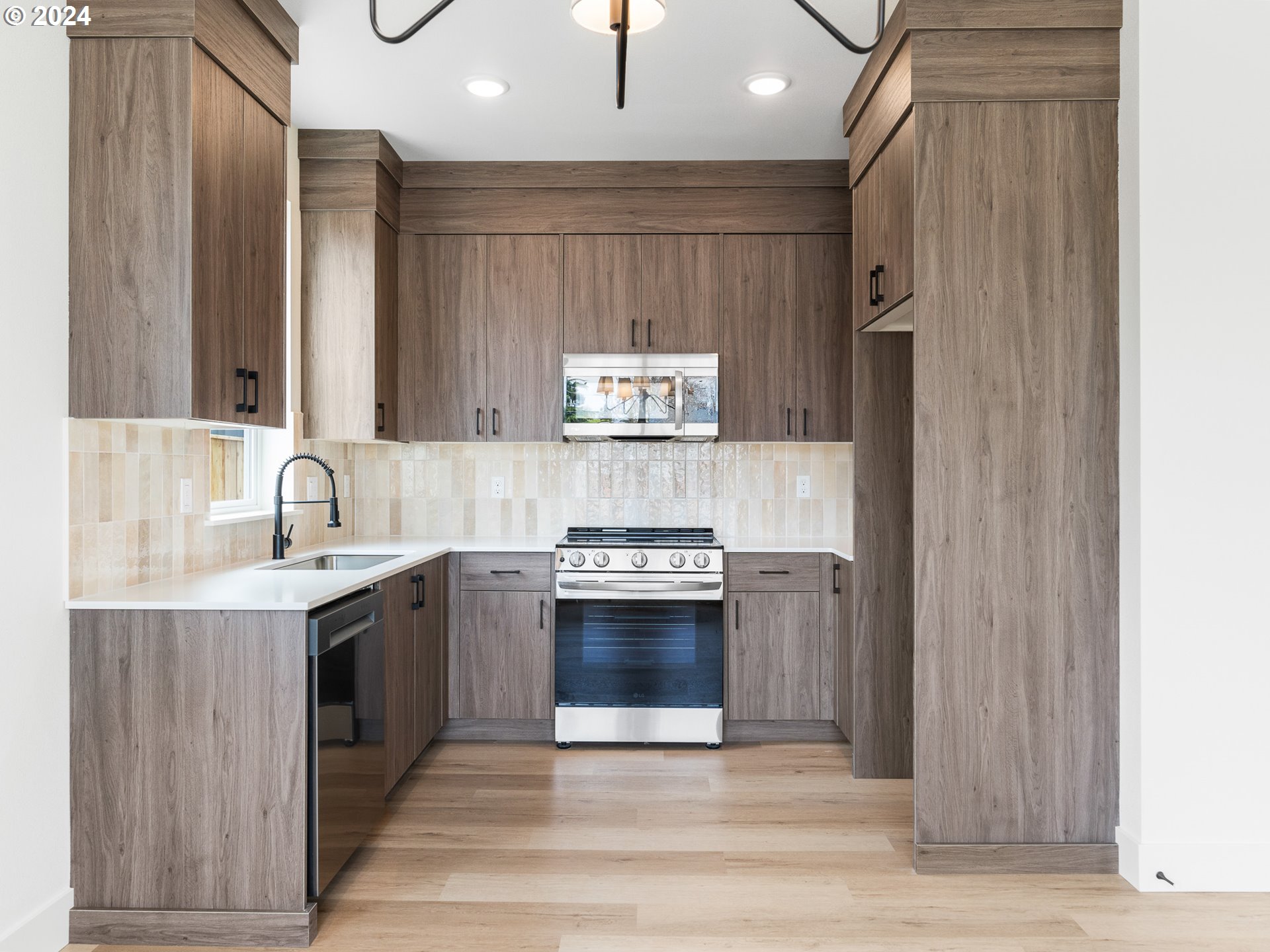 7548 Northeast Morris Street, Unit 1 Portland, OR 97213 - Photo 7 of 20