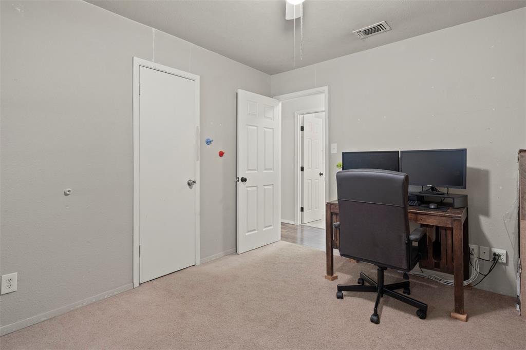 106 Wayne Street Sanger, TX 76266 - Photo 15 of 25