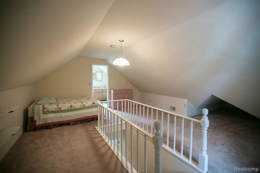 338 Fisher Road Grosse Pointe, MI 48230 - Photo 16 of 20 Wakefield_038.jpg