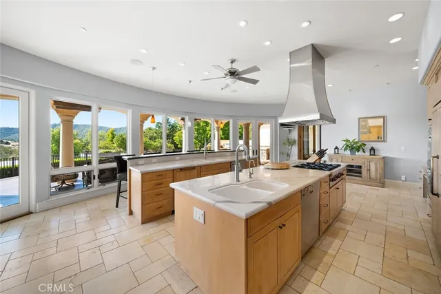 a bathroom with a toilet and a bathtub
