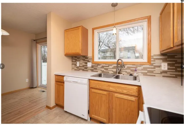 $1,700 | 16331 Timber Crest Drive Southeast, Prior Lake, MN 55372