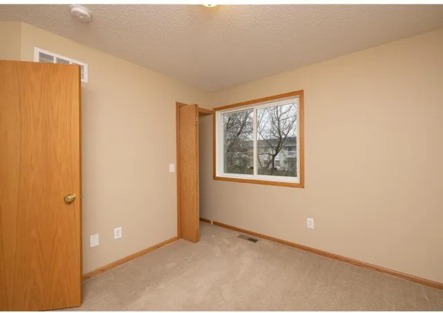 $1,700 | 16331 Timber Crest Drive Southeast, Prior Lake, MN 55372