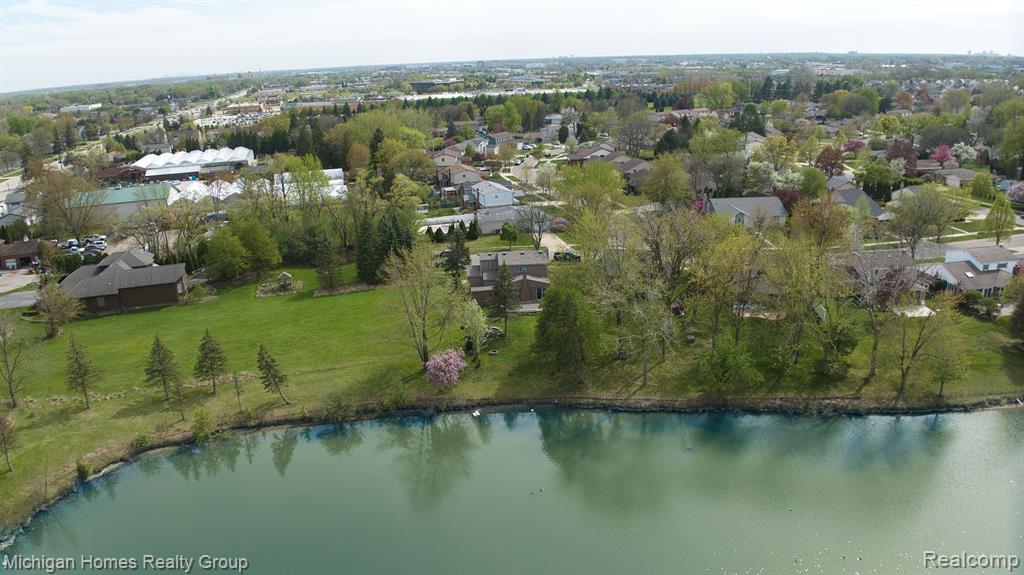 1901 Woodgate Drive Troy, MI 48083 - Photo 23 of 61