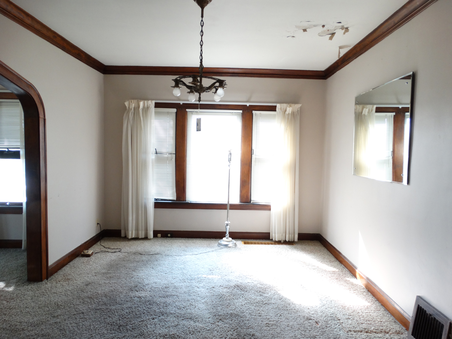 1023 Garfield Street Lockport, IL 60441 - Photo 6 of 14 a view of livingroom with window
