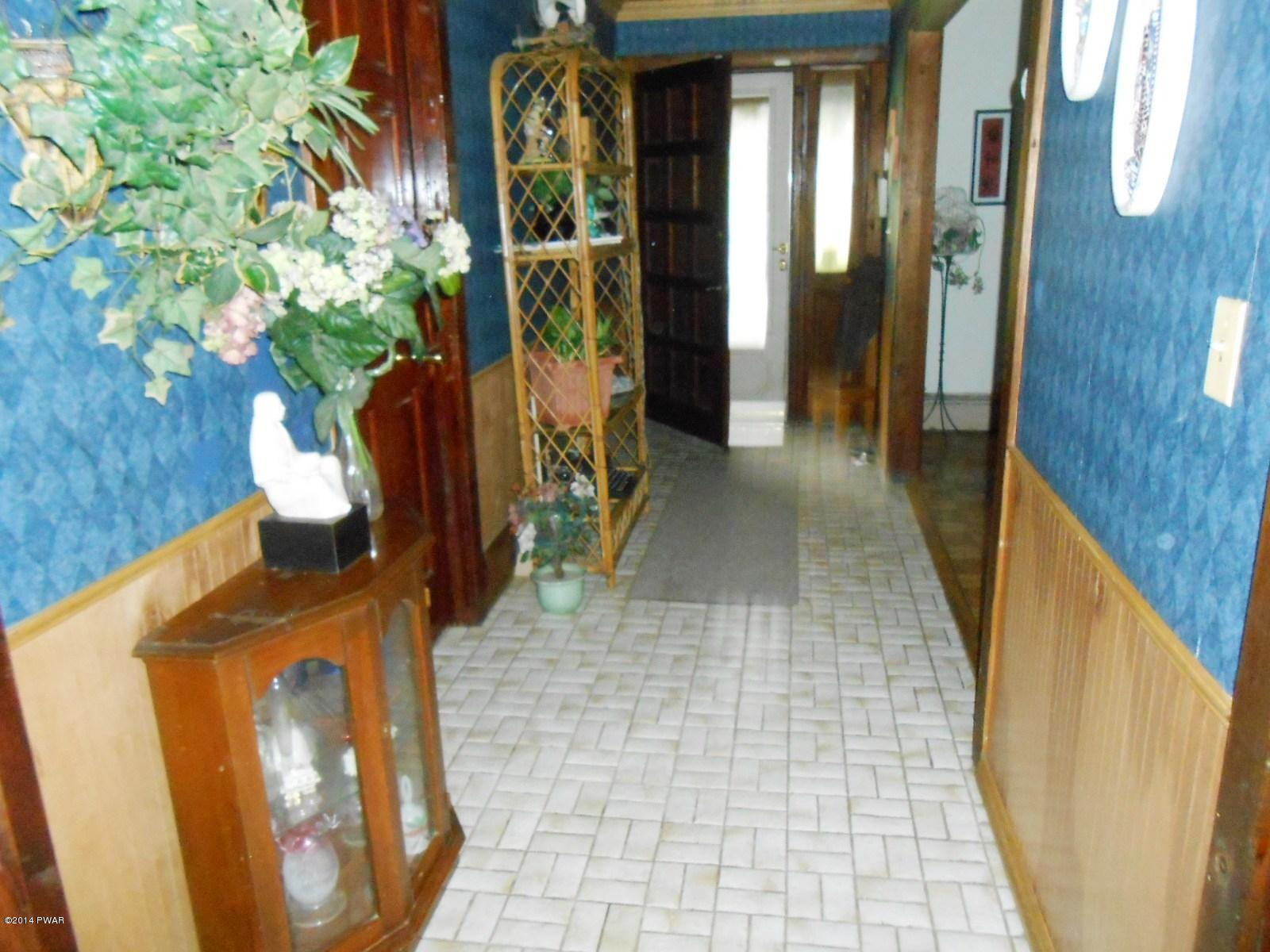 331 Rt 590 Greeley, PA 18425 - Photo 7 of 26