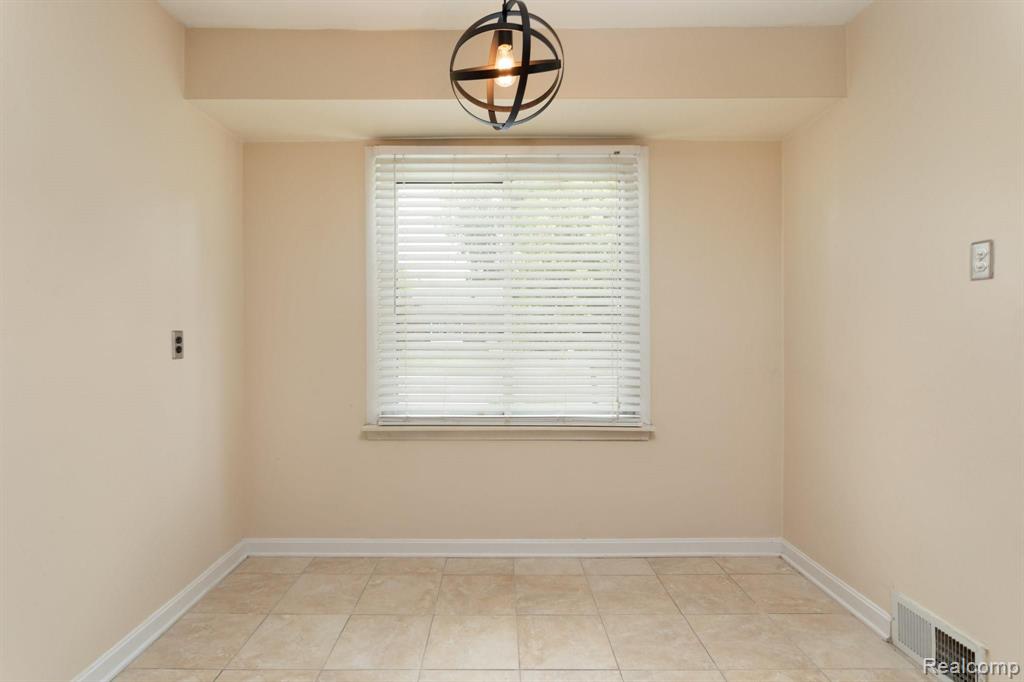 838 West Eleven Mile Road Berkley, MI 48072 - Photo 8 of 20