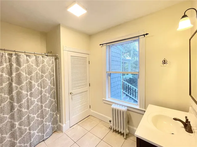 $2,450 | 14 Dresser Street, Unit 2, Newport, RI 02840