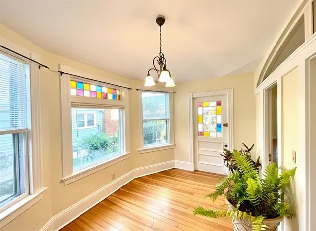 $2,450 | 14 Dresser Street, Unit 2, Newport, RI 02840